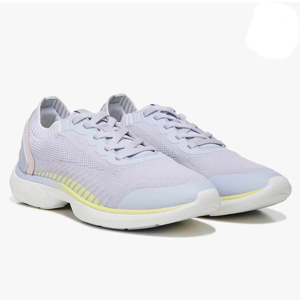 Vionic Women’s Embolden Knit Sneakers Almost New